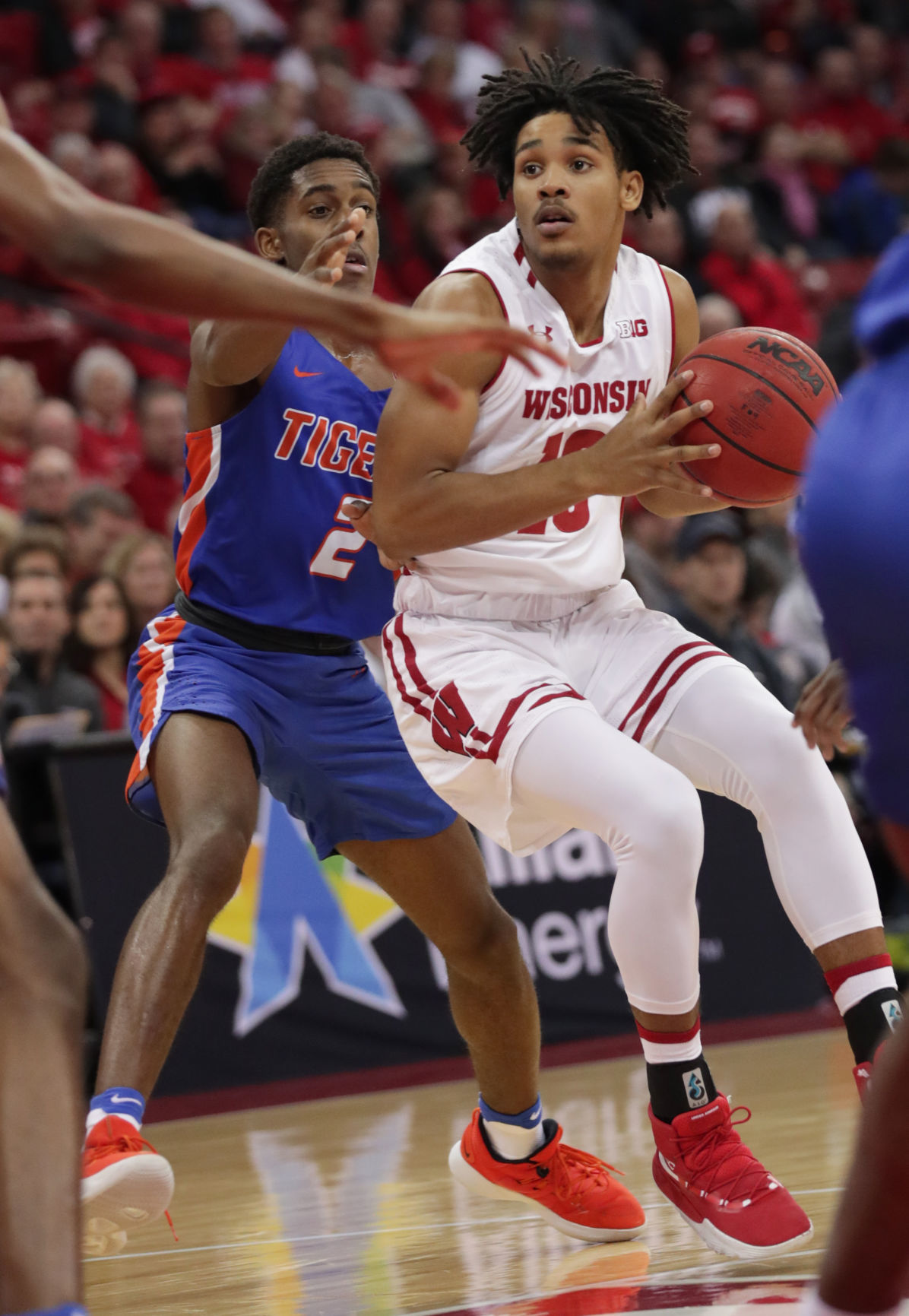 Badgers 101, Tigers 60